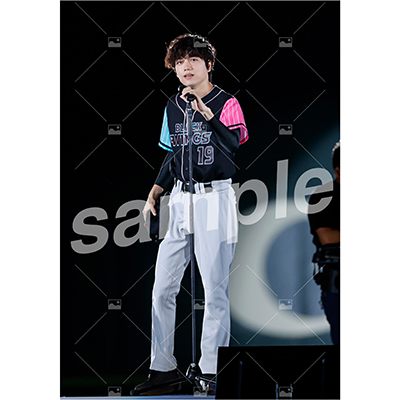 BLACK WINGS (山崎育三郎 A)